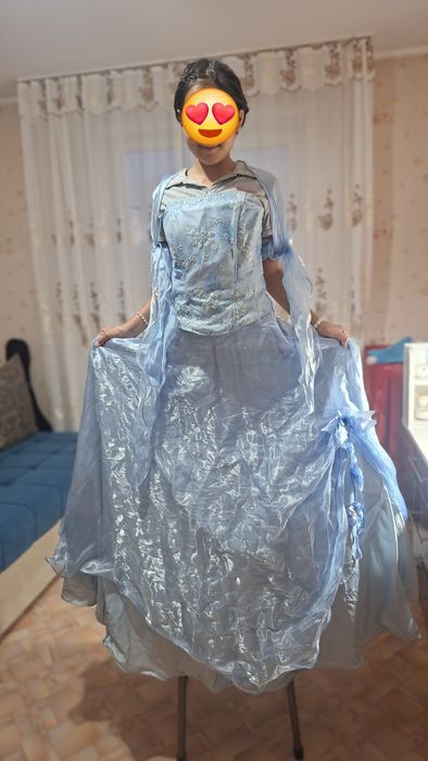 Продам платья, юбка и карсет с шарфом