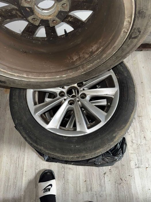 Jante BMW 225 / 55 R17.