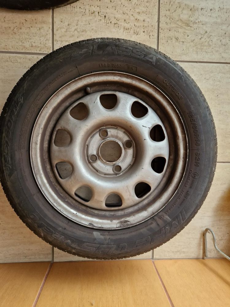 Продавам гуми с джанти за VW Lassa 185/60R14