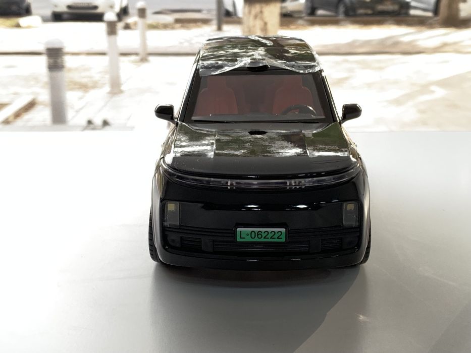 Modelka Lixiang 9 1:24