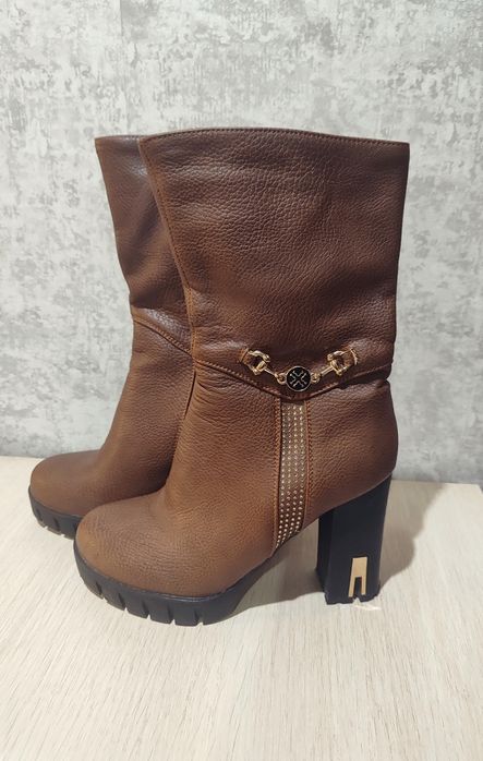 В хорошем состоянии, размер 35