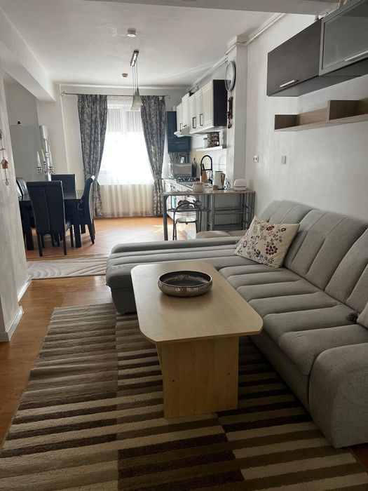 Inchiriez apartament modern 2 dormitoare+ living, bloc nou – Str. Frun