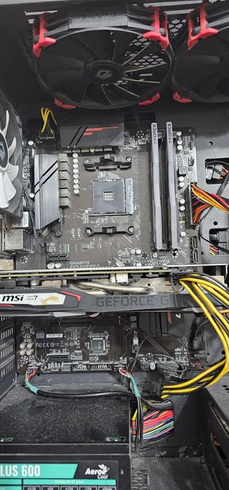 Материнская плата gigabyte