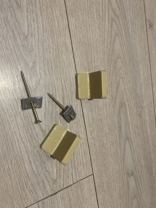 Vand etajera suspendata