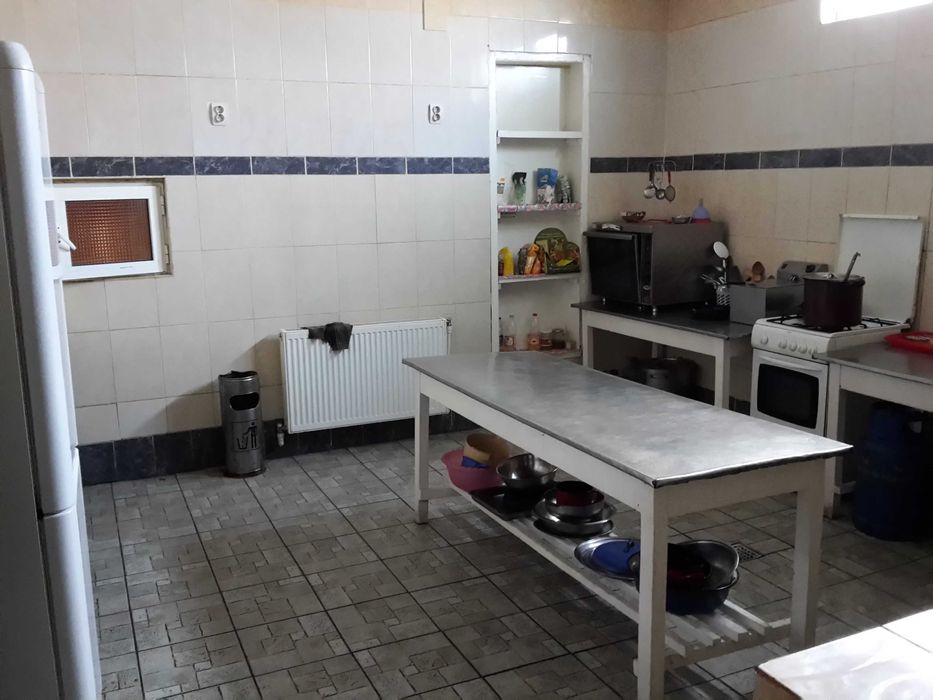 De vanzare cladire Hotel + Restaurant