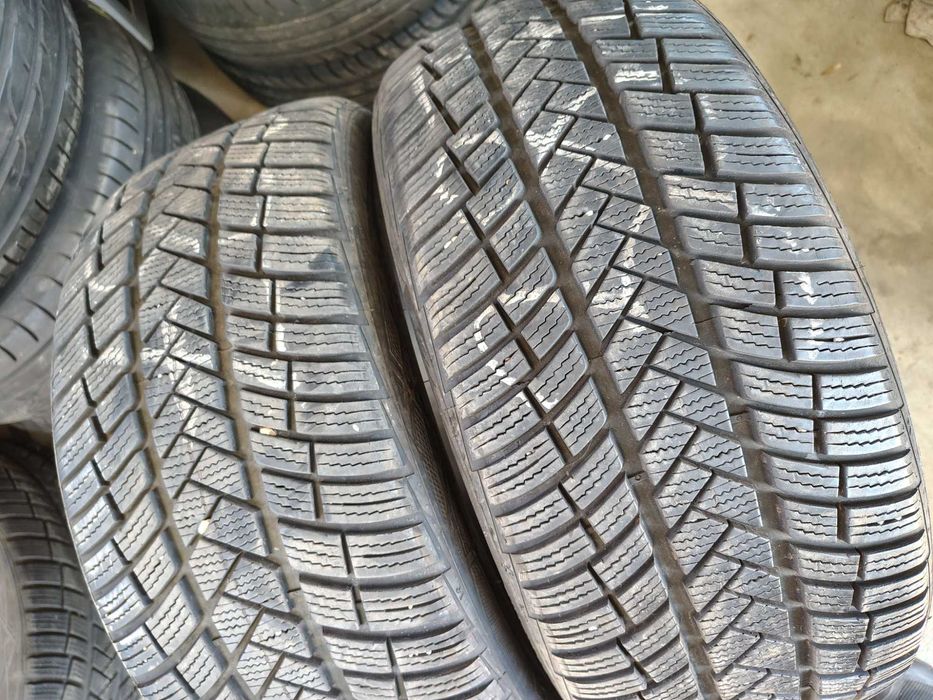 2бр.зимни гуми VREDESTEIN 235 45 18 DOT20 цена за брой