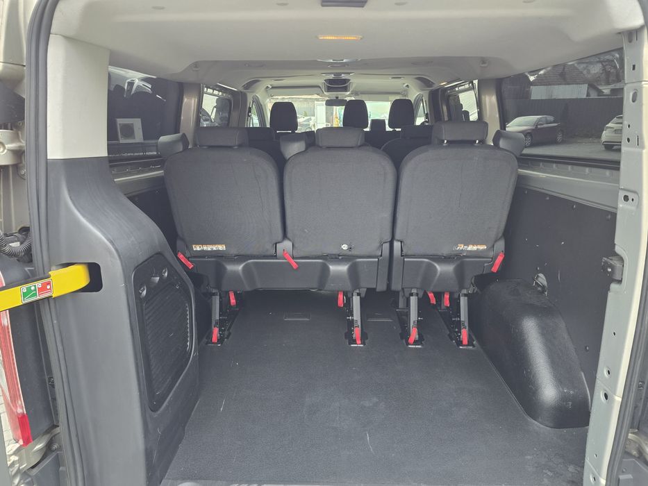 Ford Transit Custom 8+1 locuri!
