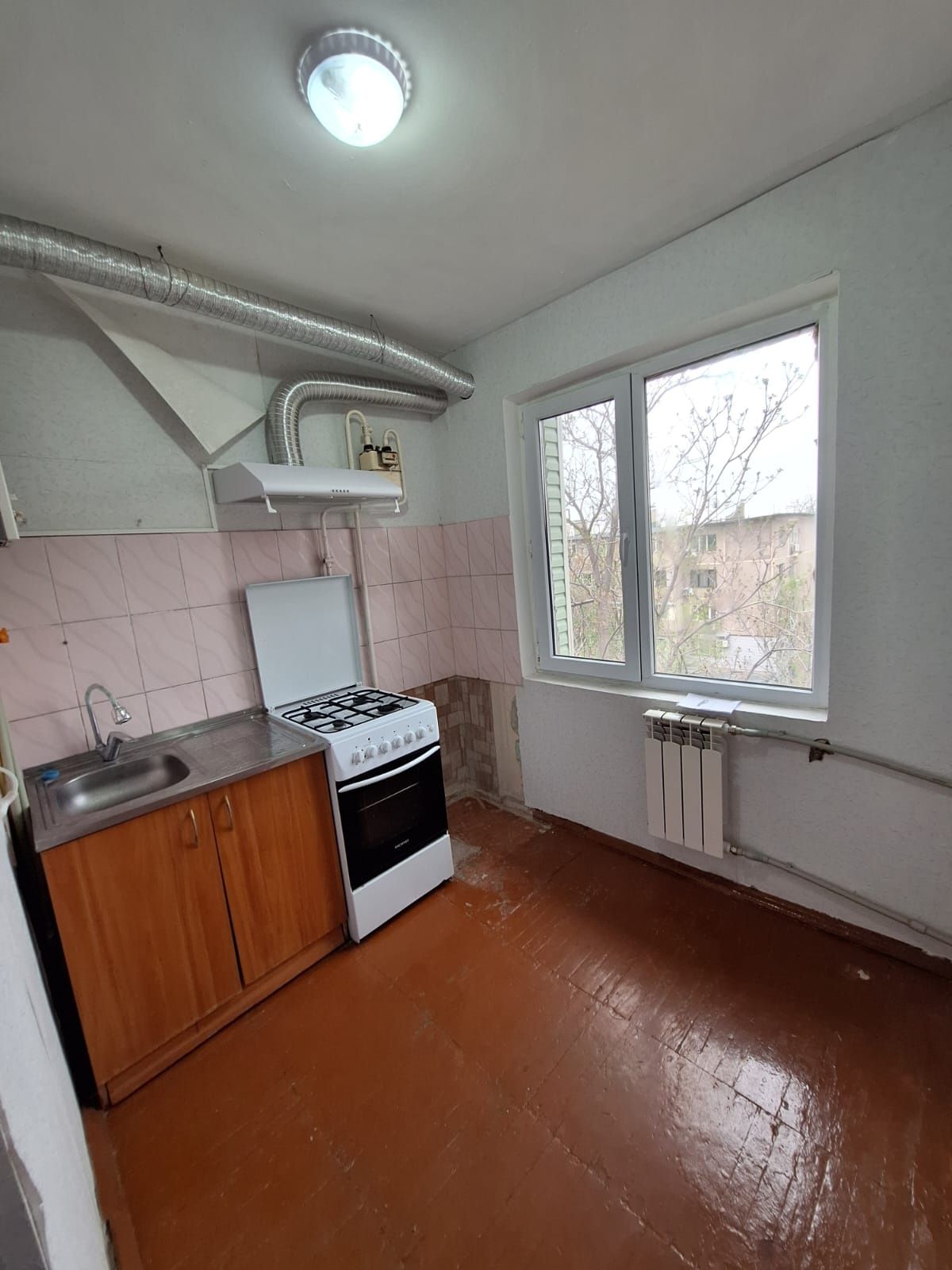 Продам 1а ком 8 микрорайон