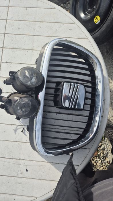 Оригинална Решетка с Халогени за Сеат Леон 1P 2005- 2009г