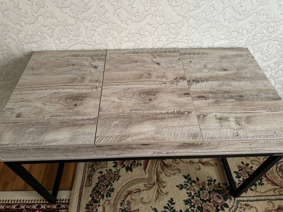 Стол лофт с зеркалом