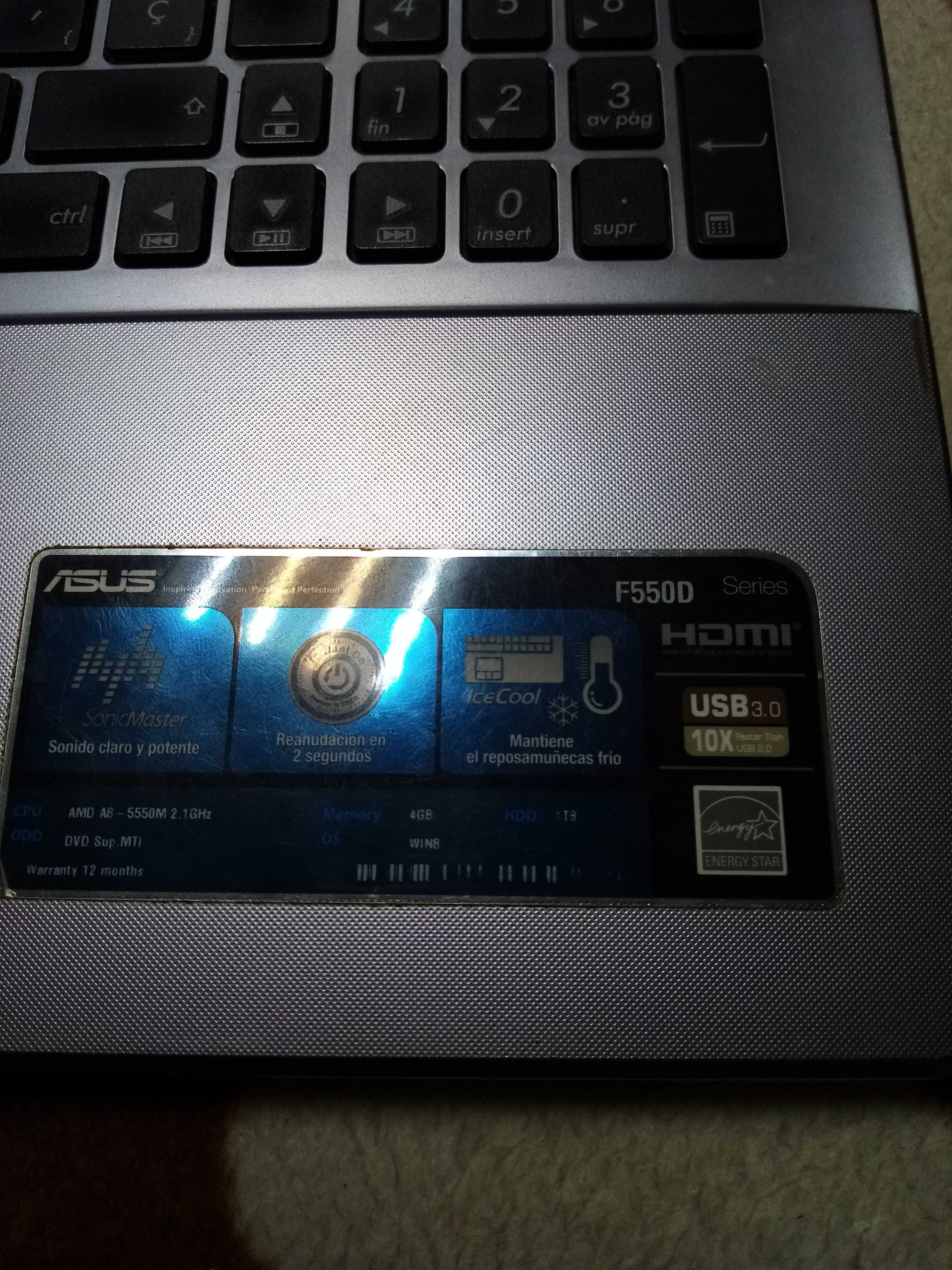 Laptop Asus F550d amd a8-5550m 8gb ram  dual graphics HD 8670m hdd 1tb