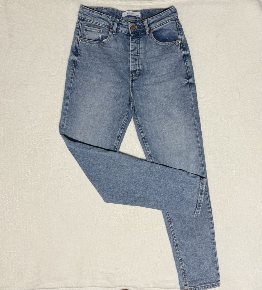 Дамски дънки Reserved, Bershka