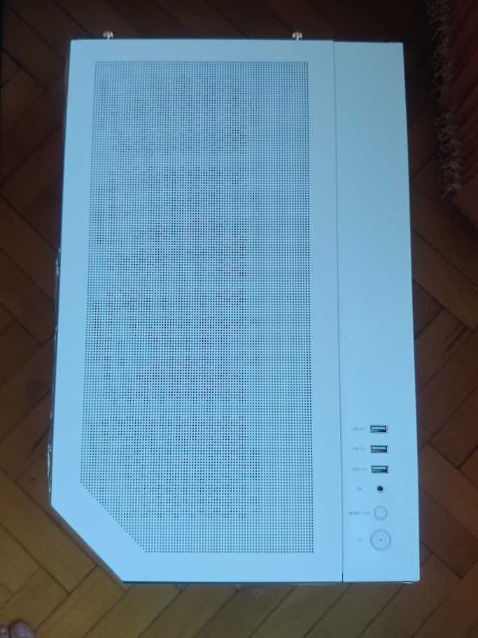 Геймърски компютър Ryzen 8400F, ASRock RX6700XT,32gb ddr5,1tb nvme