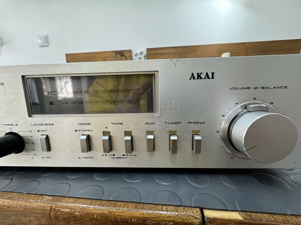 Усилватели   akai