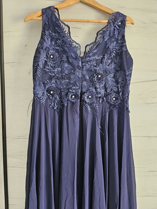 Дълга официална рокля