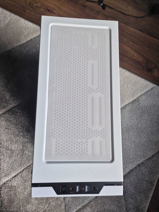 кутия Corsair 275R Airflow бяла