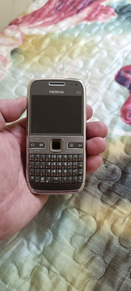 Nokia E 72 кнопочный