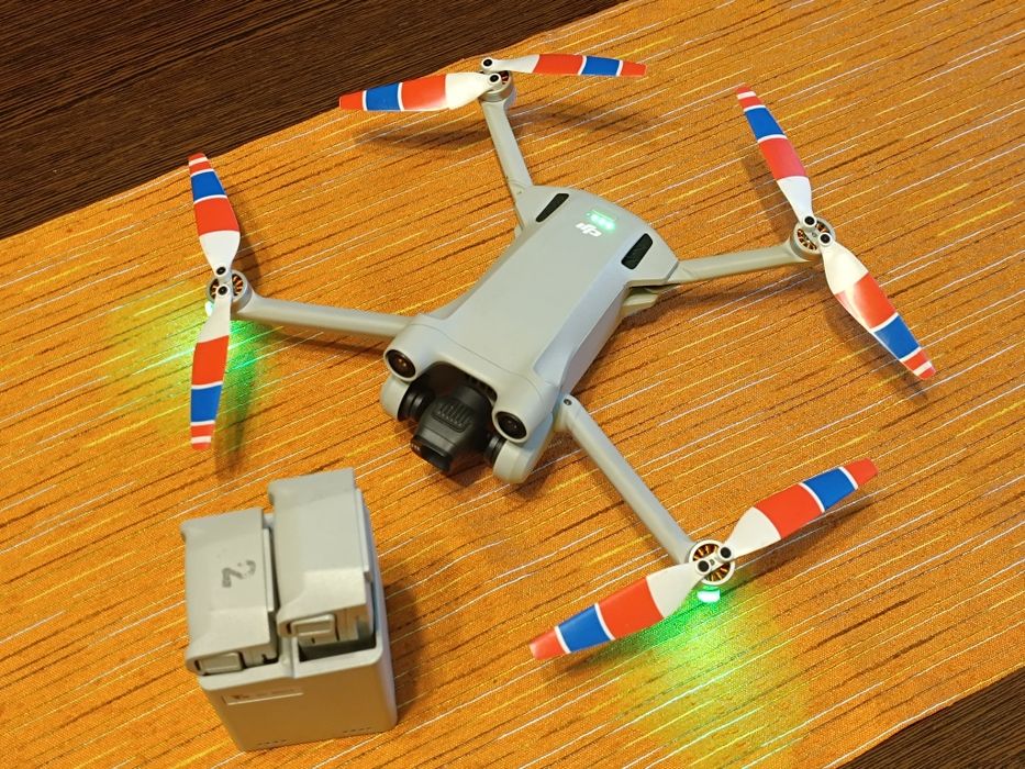 Drona Dji mini 3 Pro + SmartRC, + 2 acumulatori