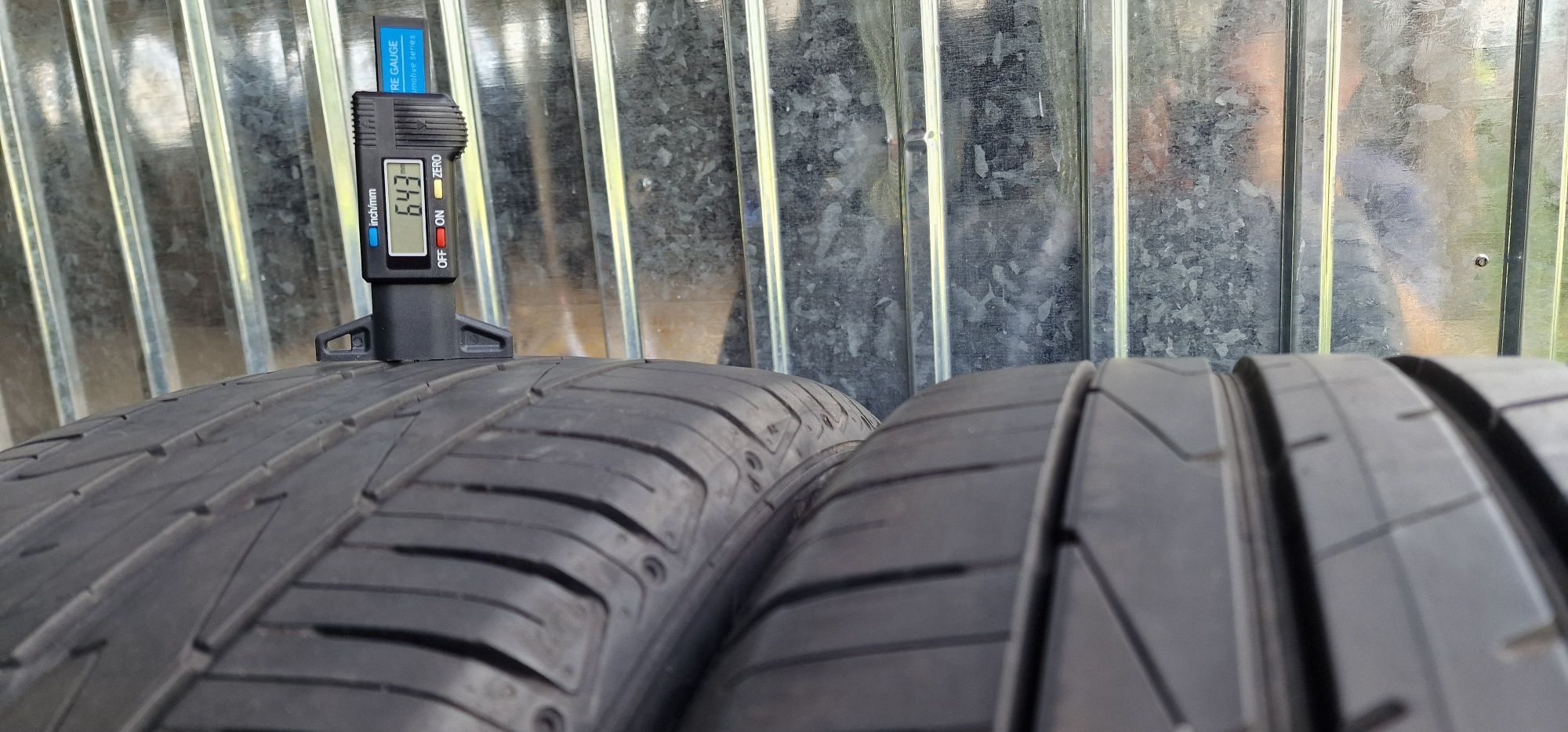 245/45 R19 - 2 anvelope - Hankook - de vara - 6mm+