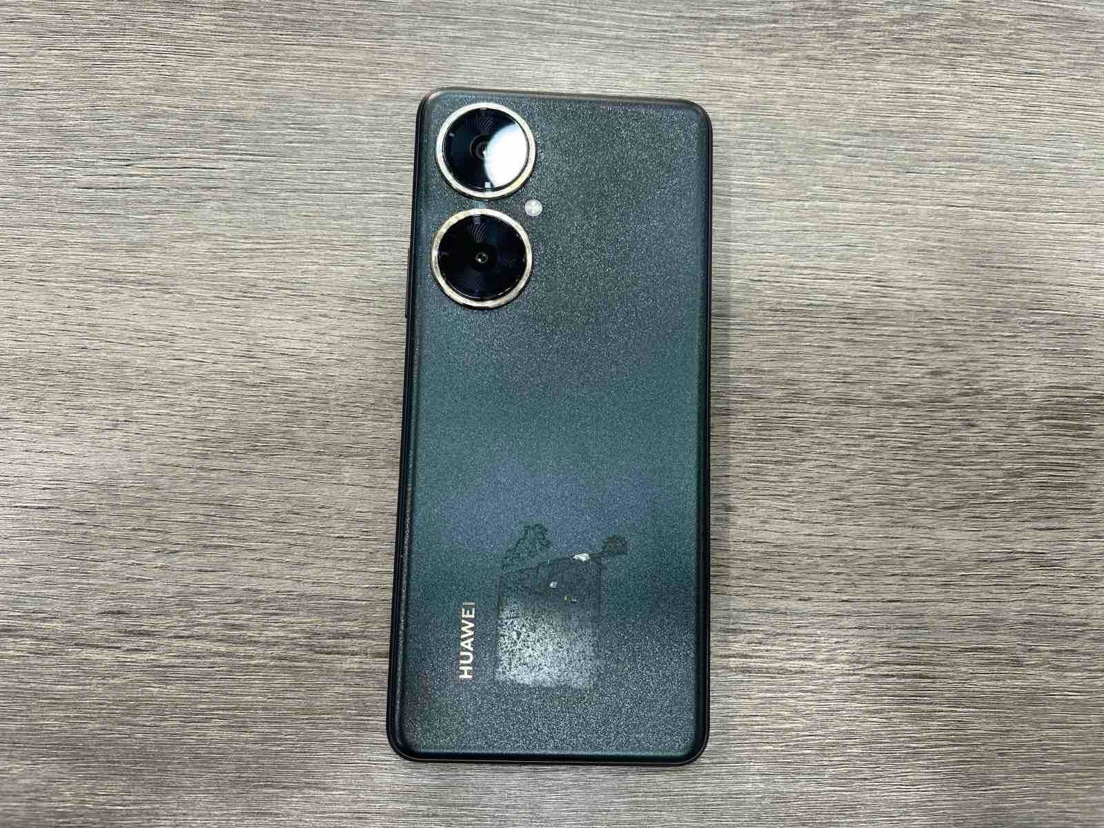 Продавам Huawei Nova 11i – Перфектно състояние!