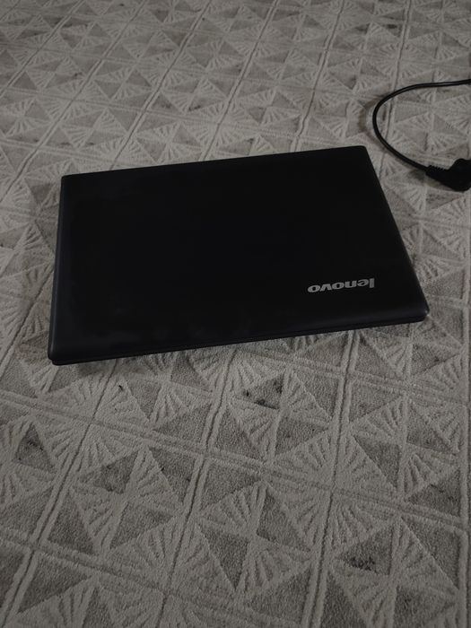 продам ноутбук Lenovo офисный в рабочем состоянии