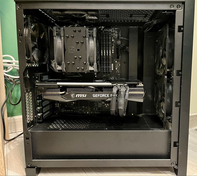 Компютър с Монитор