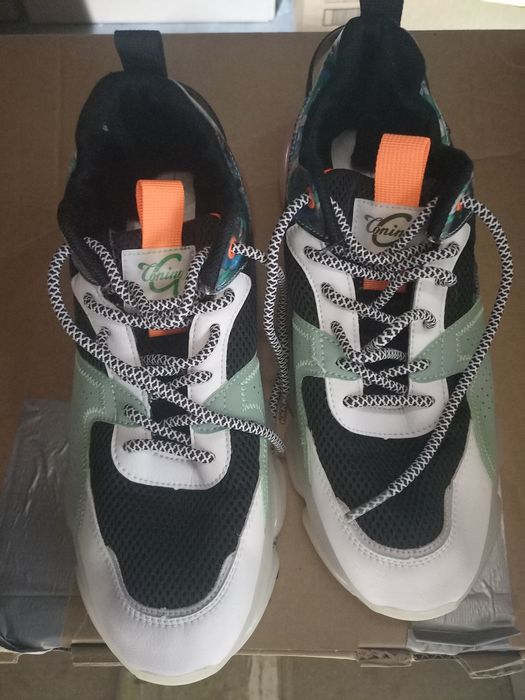 Adidași o singură purtare