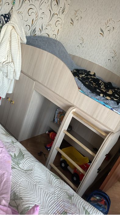 Продам кровать детскую