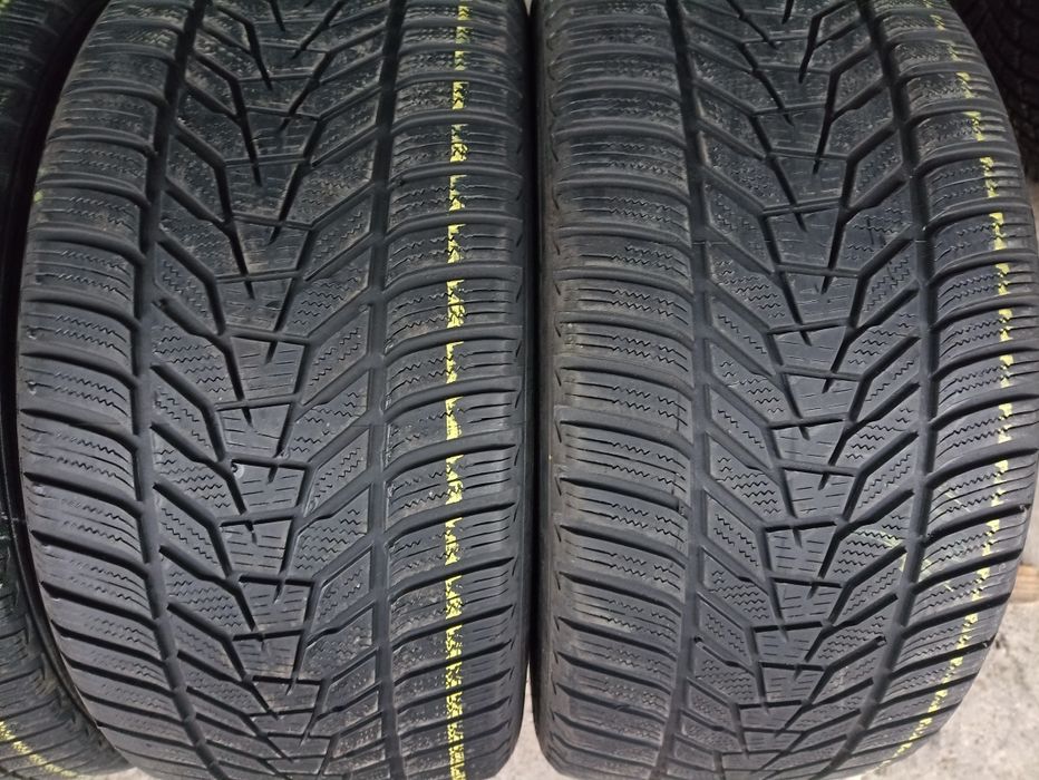 4 anvelope de iarna Hankook 2x275/40 R19 2x245/45 R19 dot 2021