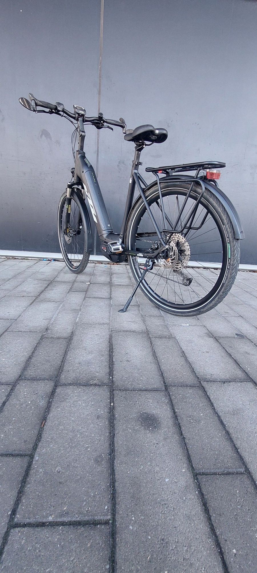 KTM Cento 11-PLUS