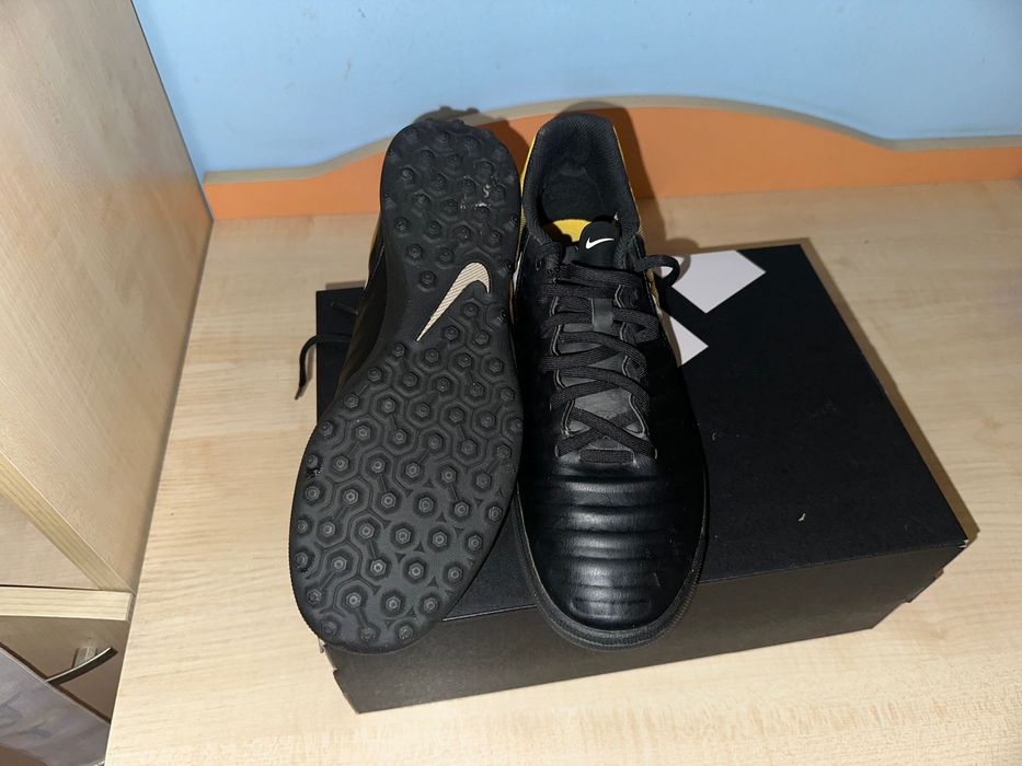 Футболни обувки за изкуствен терен Nike Маратонки TIEMPOX RIO