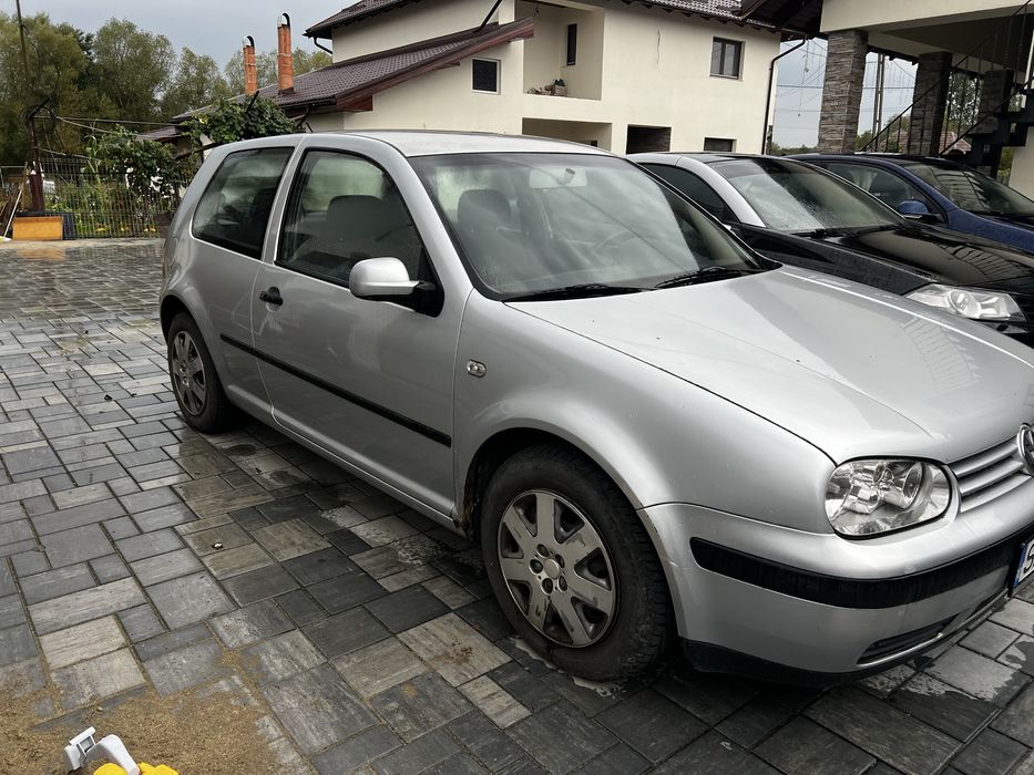 Volkswagen Golf 4 benzina 210000 km