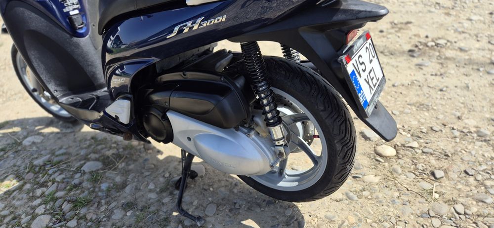 Scuter Honda SH300