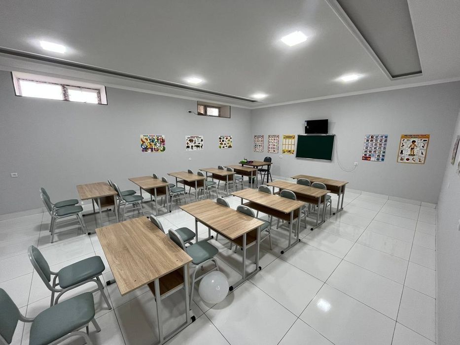 Stol stul yangi sotiladi