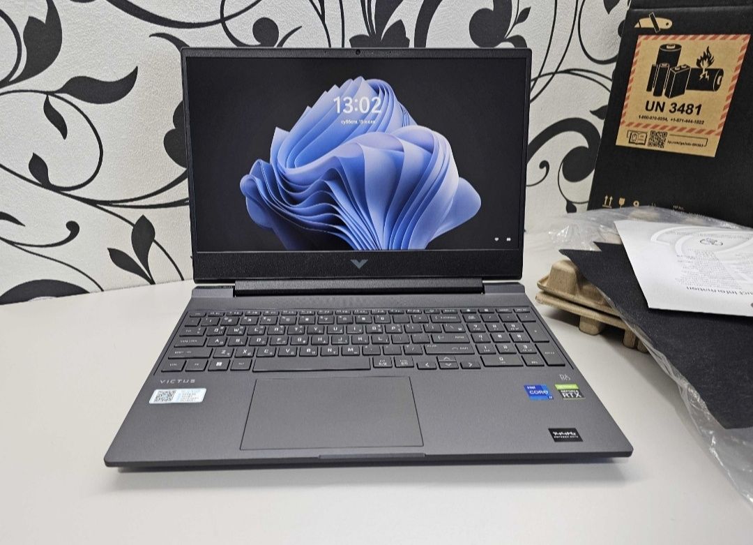 Victus by HP laptop 16-d1202TX Срочно продам