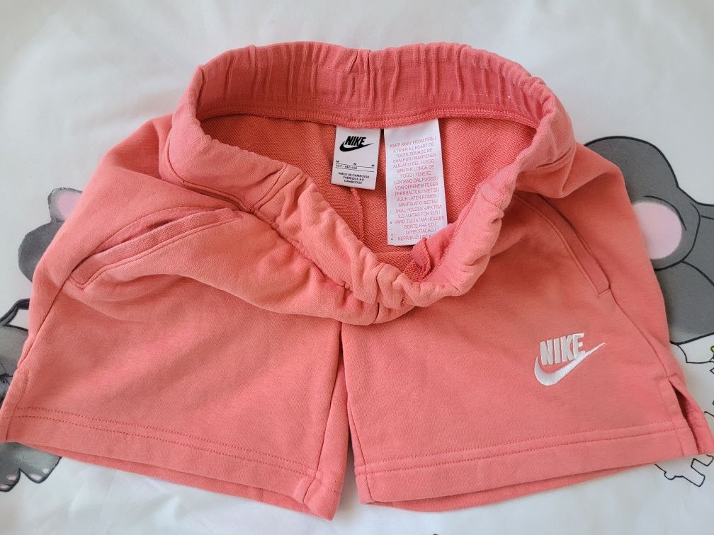 Pantaloni scurți Nike 10-12 ani