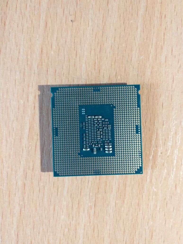 Vând procesor Intel core i3-7100 3.90 ghz