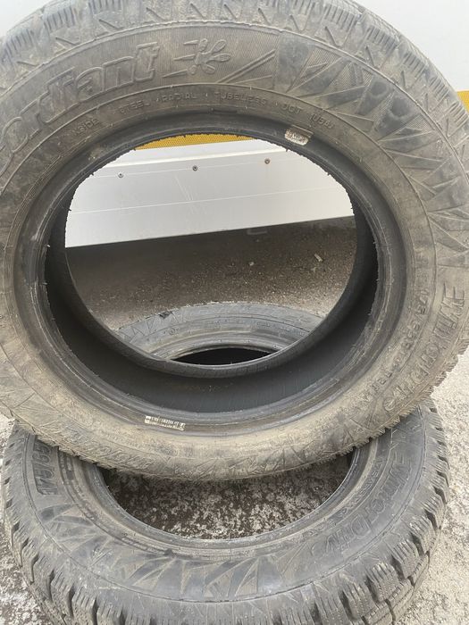 Продам резину липучку 35 тысяч новая