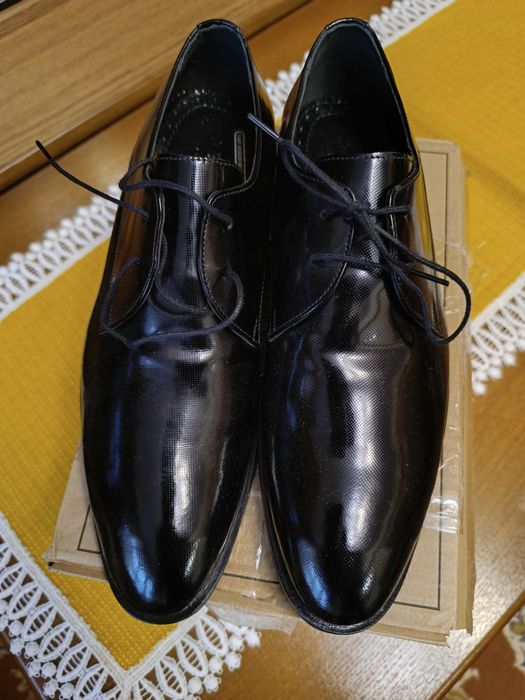 Vând pantofi ceremonie D's Damat Nr 40 noi, nepurtați
