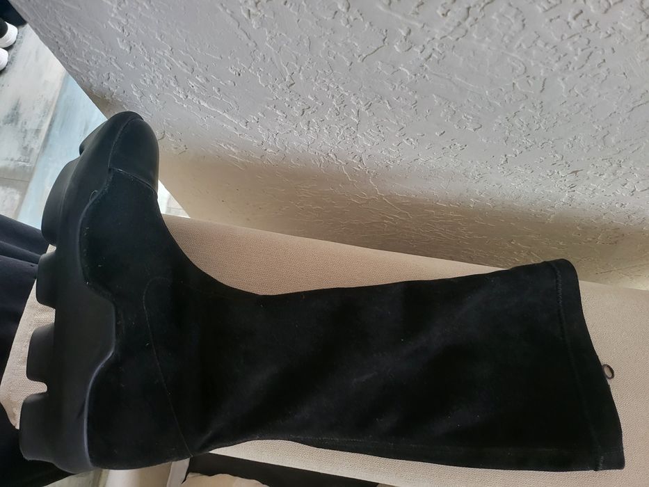 Продавам Дамски Ботуши