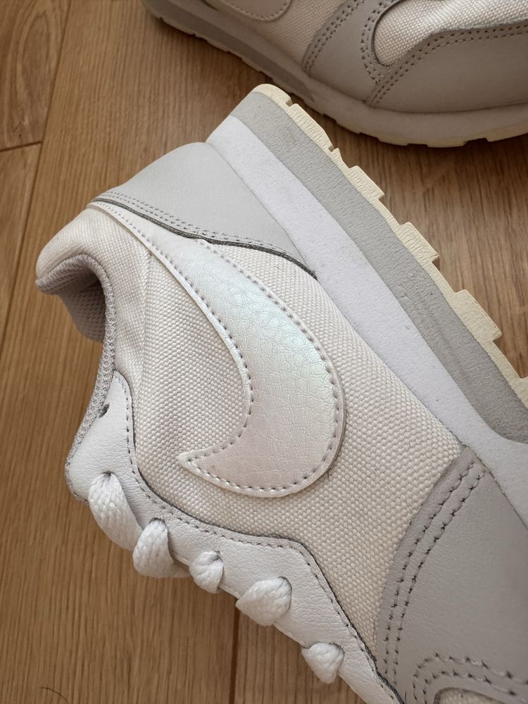 Дамски маратонки Nike Runner