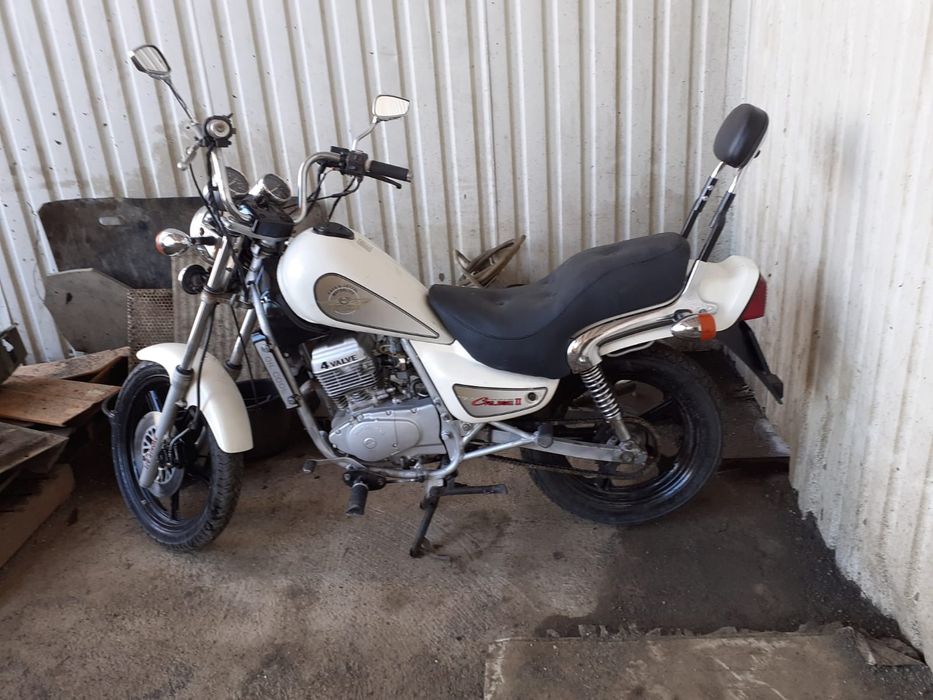 Chopper hyosung 125 schimb cu ATV sau remorcă