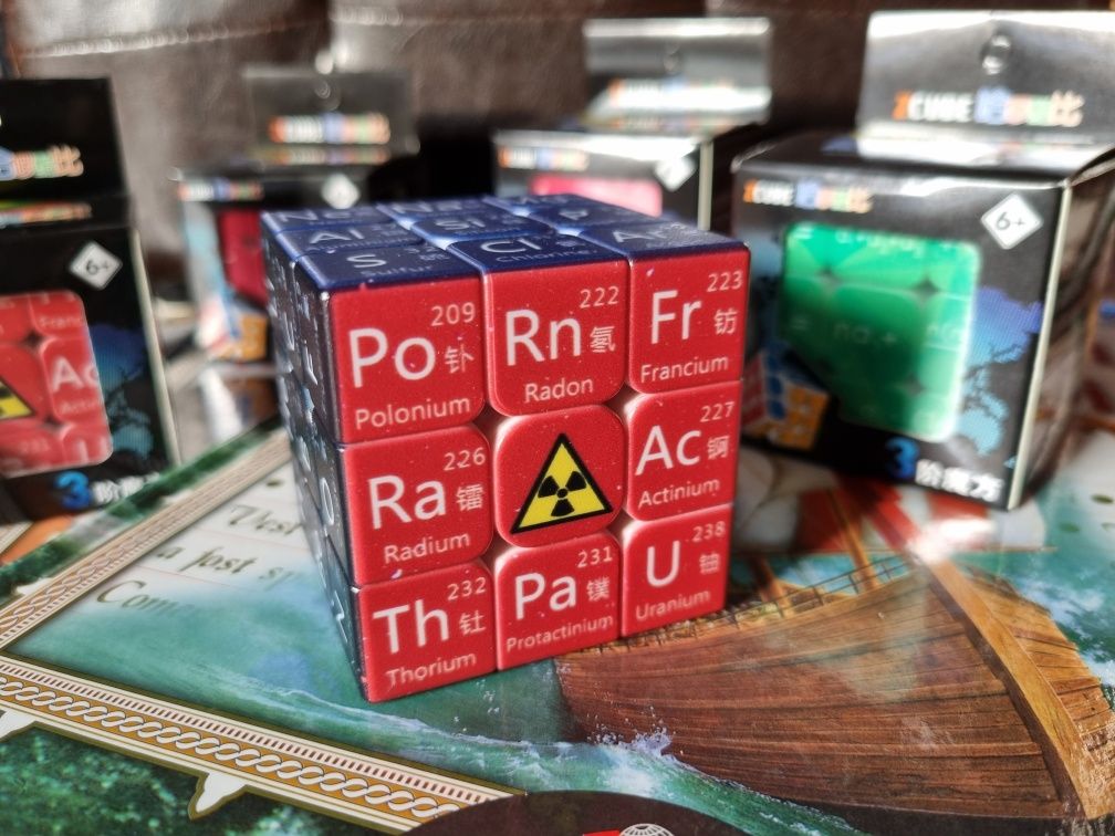 Cub Rubik Einstein: Chimie. Rapid, ușor, stickerless. De colecție.