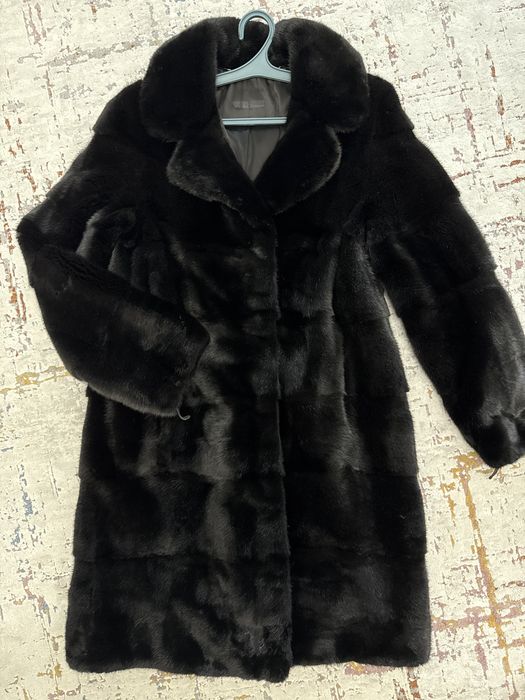 Продам норковую шубу состояние новой