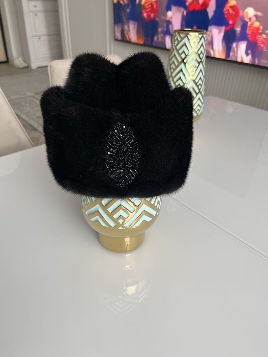 Продам новый норковую шапку , черный цвет