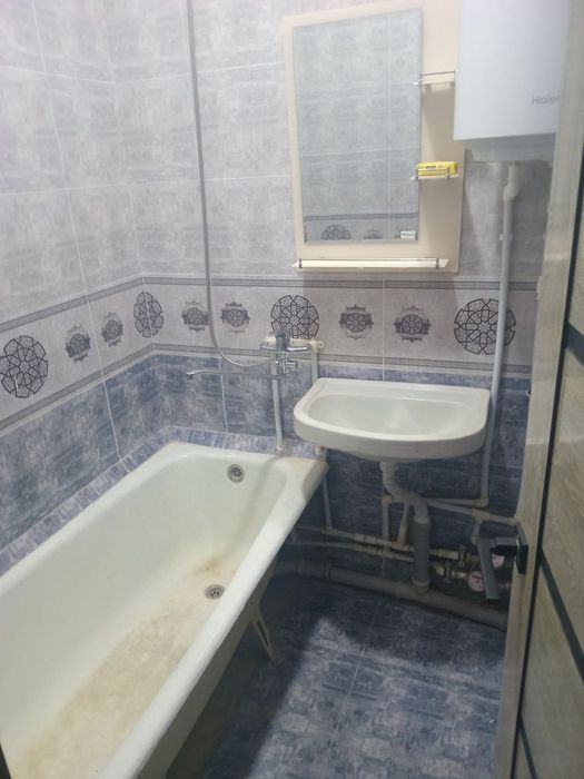 10 mikrayon da uy sotiladi 2 xonaliy yangi plonrovka