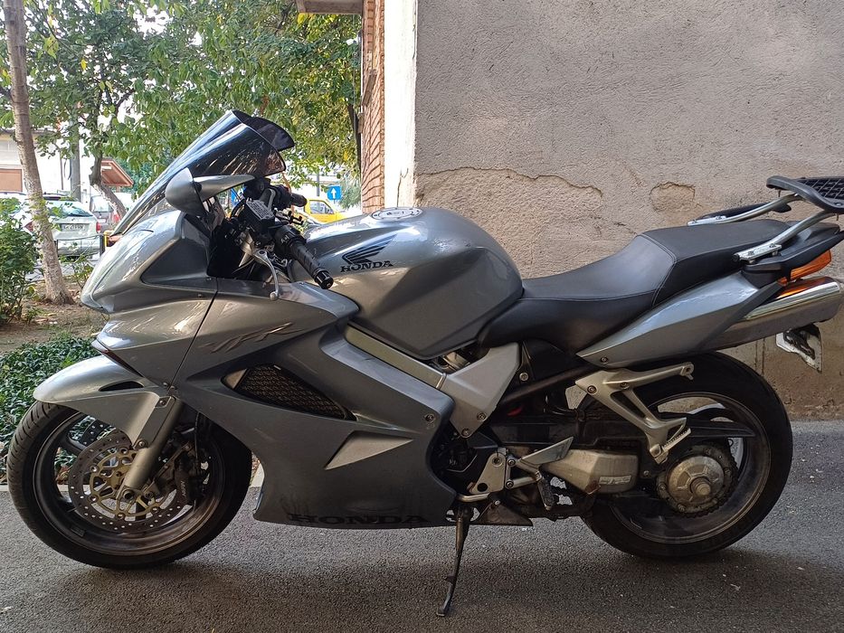 Vand Honda Vfr800 V-TEC Sau schimb cu yamaha fjr1300