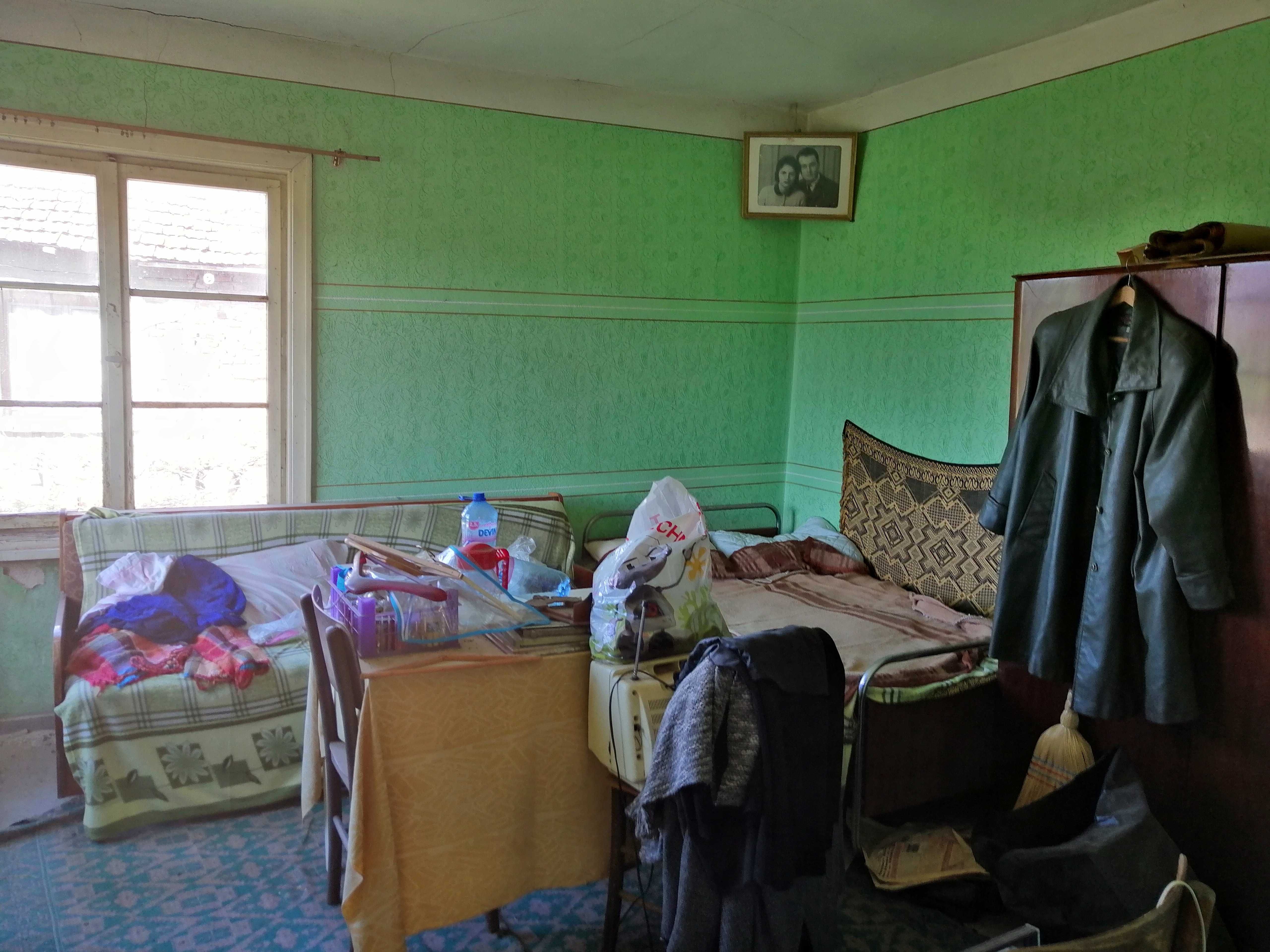 Самостоятелна къща с двор над 850 м2 в село Говедаре