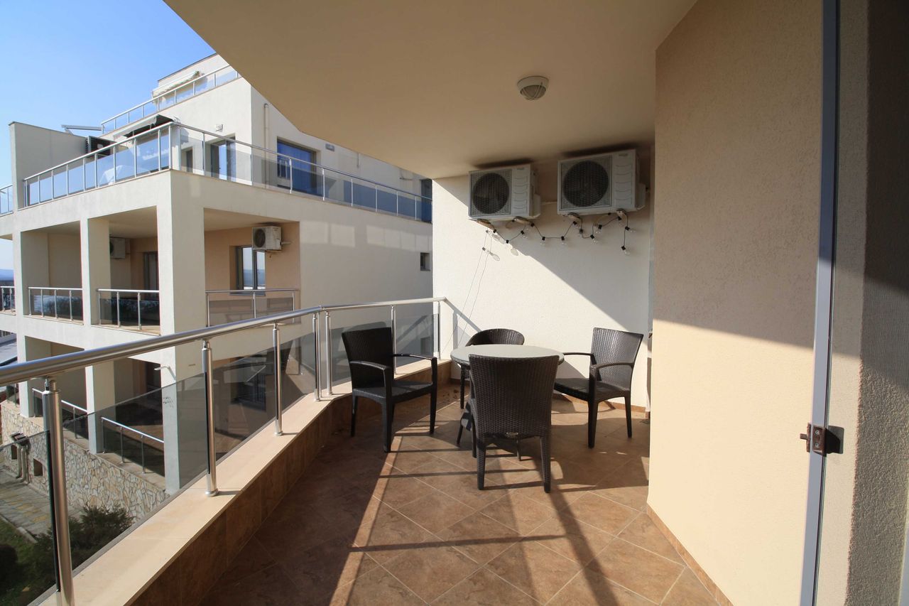 Продава се Тристаен апартамент в Бяла - 133 кв.м за 662 €/кв.м - Снимка #5