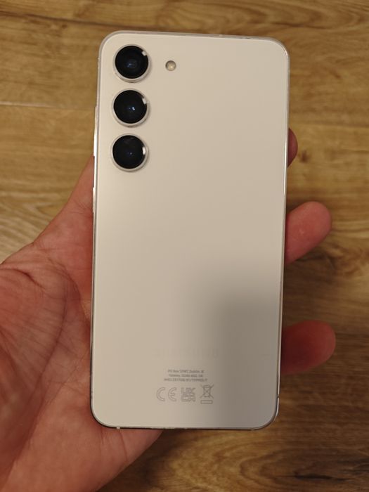 Vand Galaxy s23 - 256Gb -  Cream